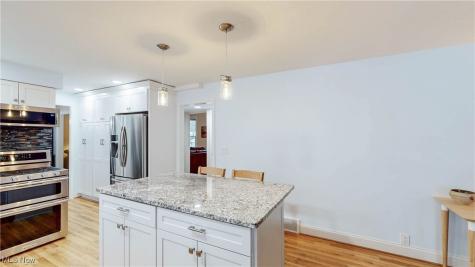 328 Plymouth Drive Bay Village OH 44140