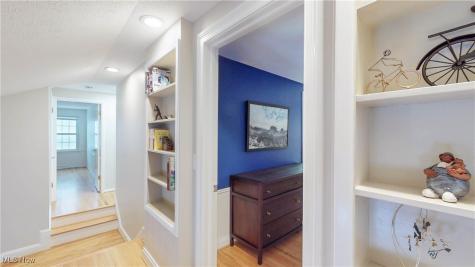 328 Plymouth Drive Bay Village OH 44140