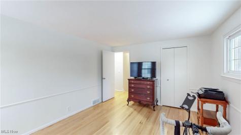 328 Plymouth Drive Bay Village OH 44140