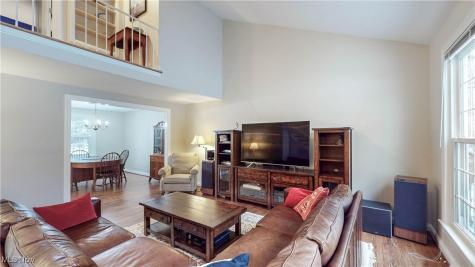 328 Plymouth Drive Bay Village OH 44140