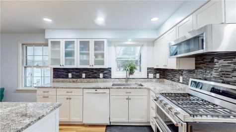 328 Plymouth Drive Bay Village OH 44140