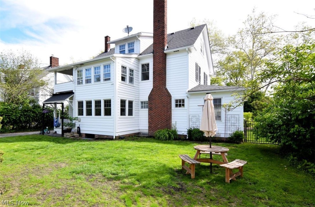 2876 Woodbury Road Shaker Heights OH 44120