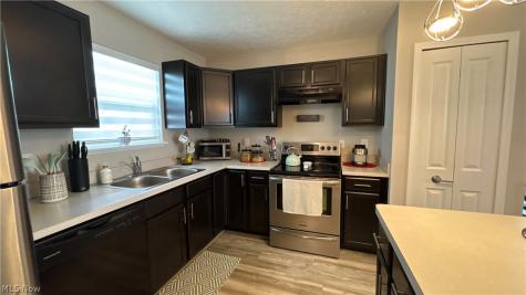 3584 E 71st Street Cleveland OH 44105