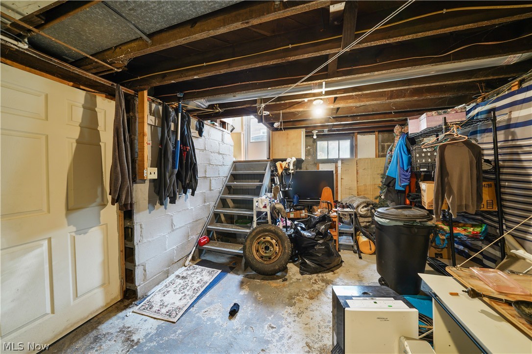 305 Oak Knoll Avenue Newton Falls OH 44444