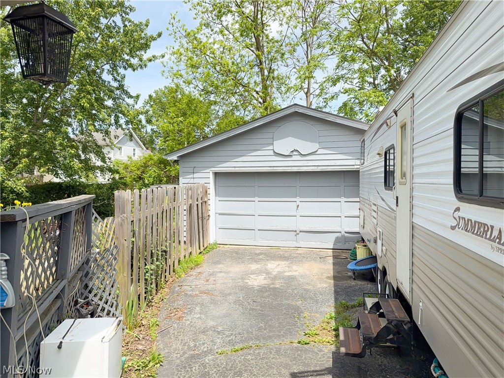 305 Oak Knoll Avenue Newton Falls OH 44444