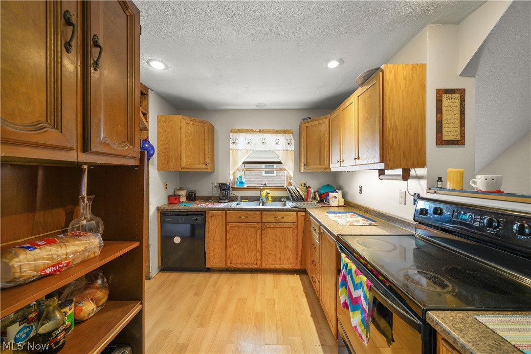 305 Oak Knoll Avenue Newton Falls OH 44444