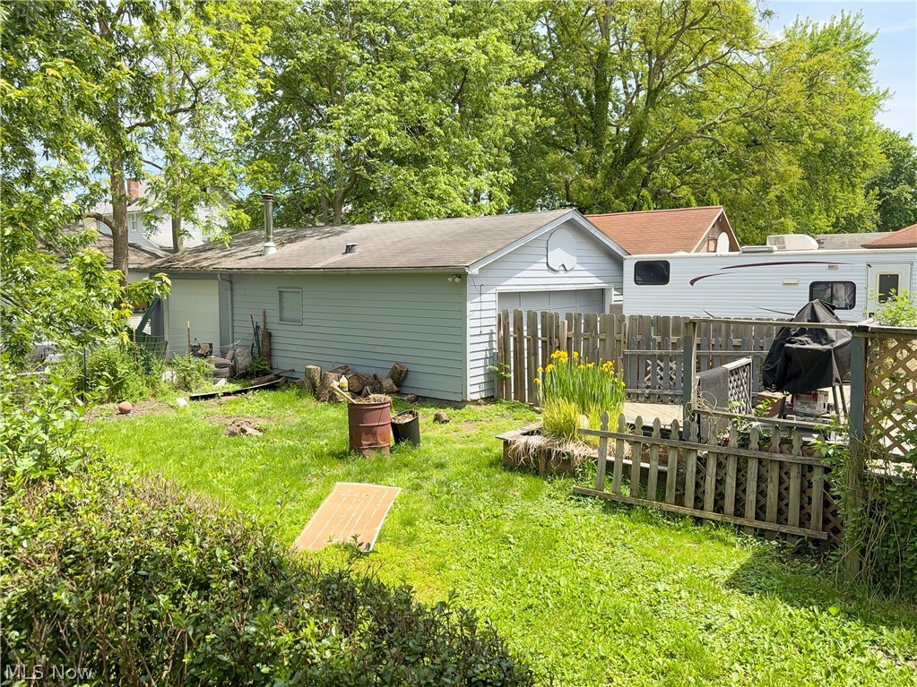 305 Oak Knoll Avenue Newton Falls OH 44444