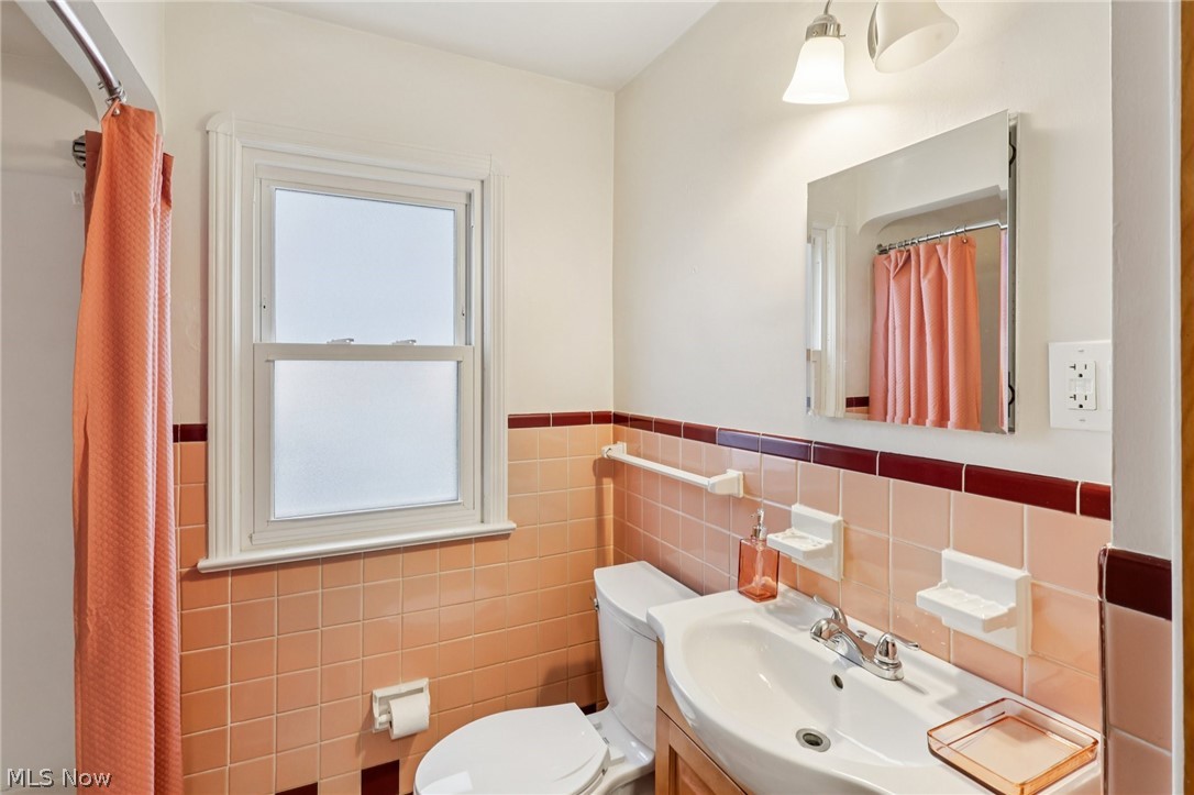 9005 Ansonia Avenue Brooklyn OH 44144