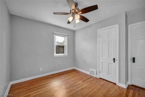 3021 Tuxedo Avenue Parma OH 44134