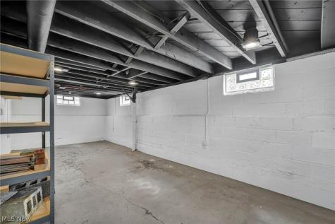 3021 Tuxedo Avenue Parma OH 44134