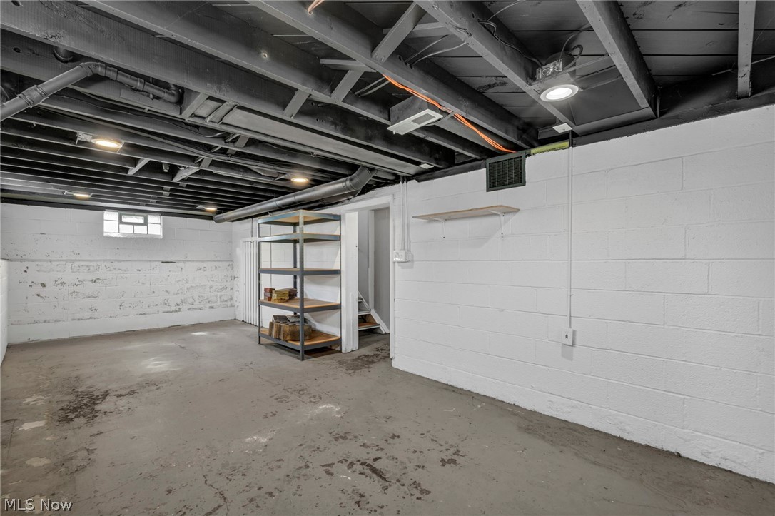 3021 Tuxedo Avenue Parma OH 44134