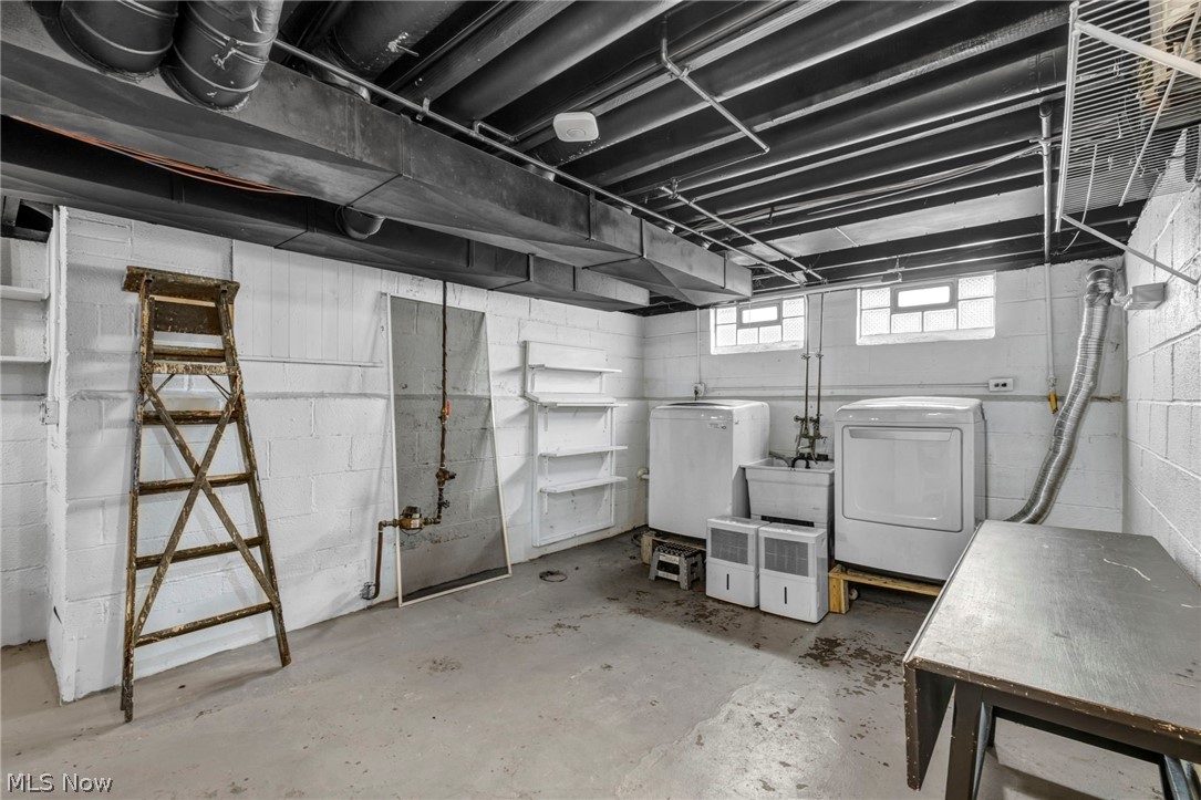 3021 Tuxedo Avenue Parma OH 44134