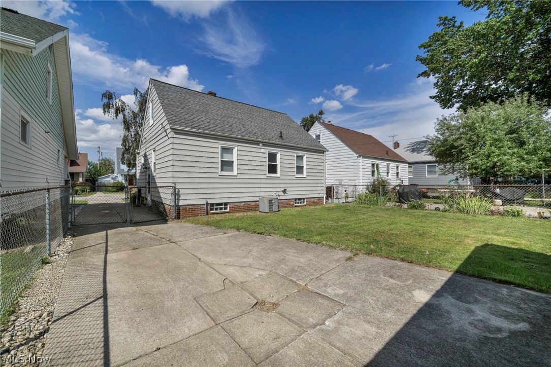 3021 Tuxedo Avenue Parma OH 44134