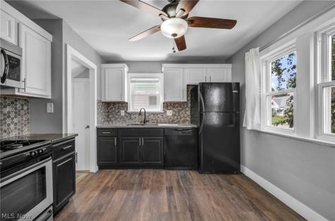 3021 Tuxedo Avenue Parma OH 44134