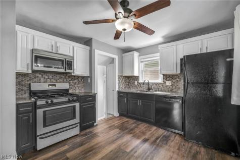 3021 Tuxedo Avenue Parma OH 44134
