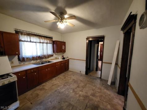 261 Harrison Street Elyria OH 44035