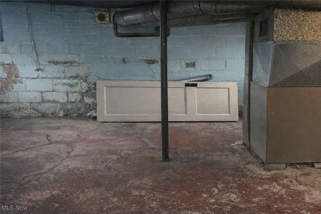 1911 Youngstown Road SE Warren OH 44484