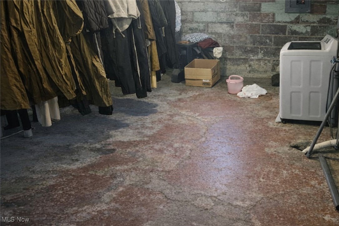 1911 Youngstown Road SE Warren OH 44484