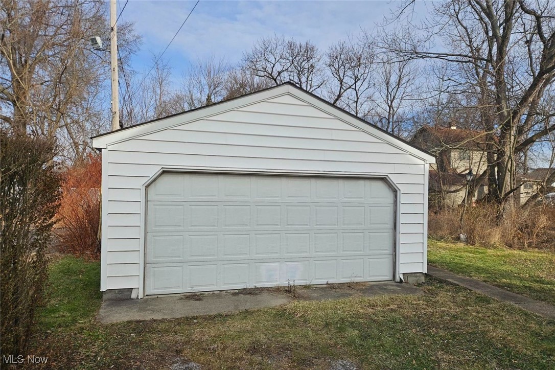 1911 Youngstown Road SE Warren OH 44484