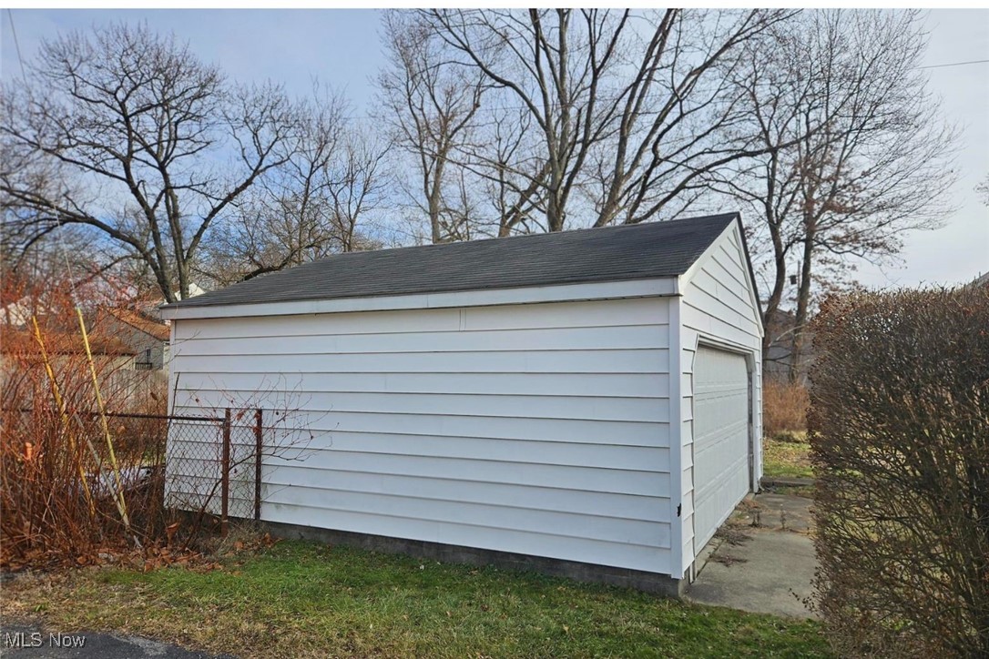 1911 Youngstown Road SE Warren OH 44484