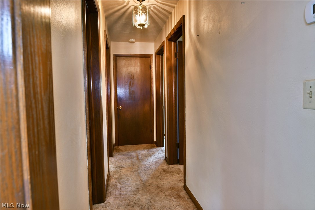 179 E Circle View Drive New Middletown OH 44442