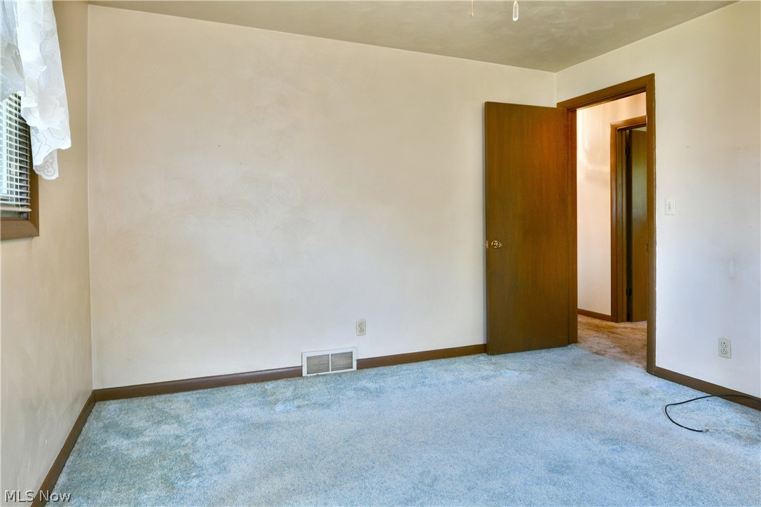 179 E Circle View Drive New Middletown OH 44442