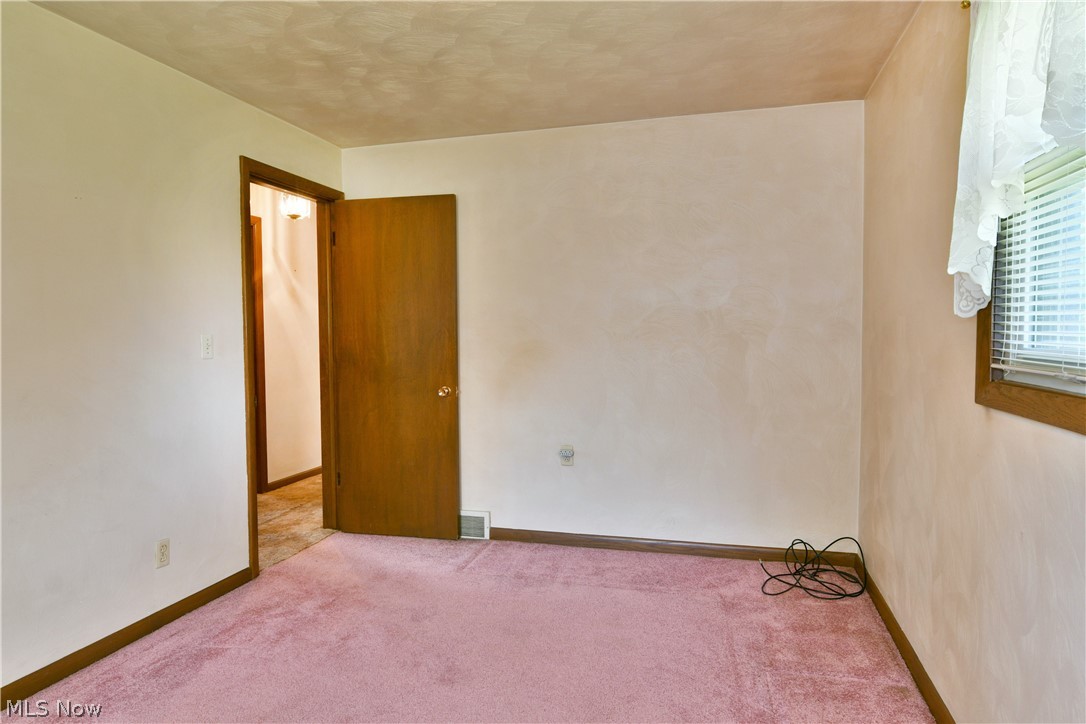 179 E Circle View Drive New Middletown OH 44442