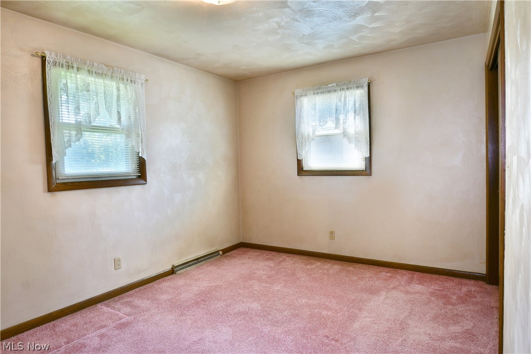179 E Circle View Drive New Middletown OH 44442