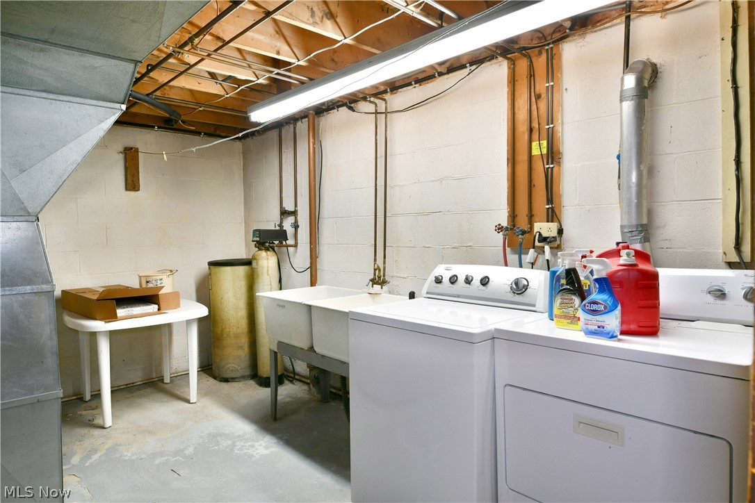 179 E Circle View Drive New Middletown OH 44442