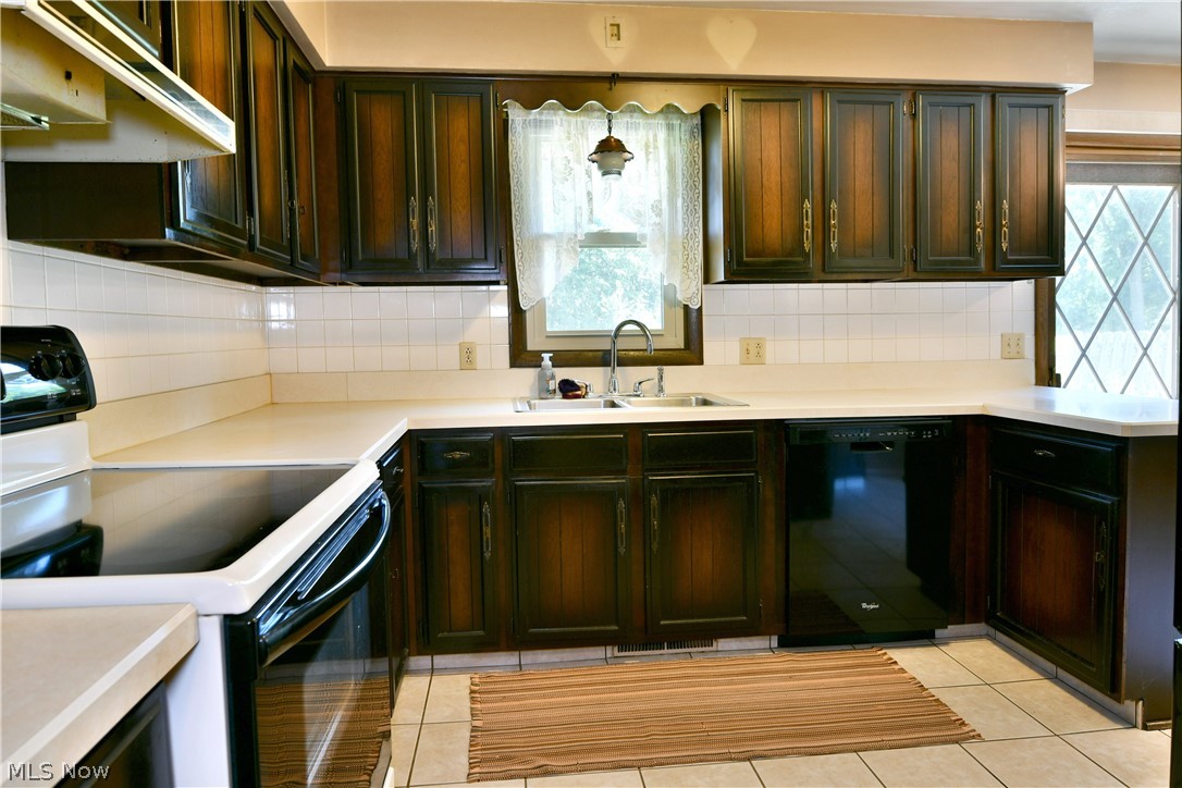 179 E Circle View Drive New Middletown OH 44442