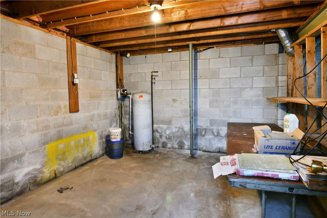 179 E Circle View Drive New Middletown OH 44442