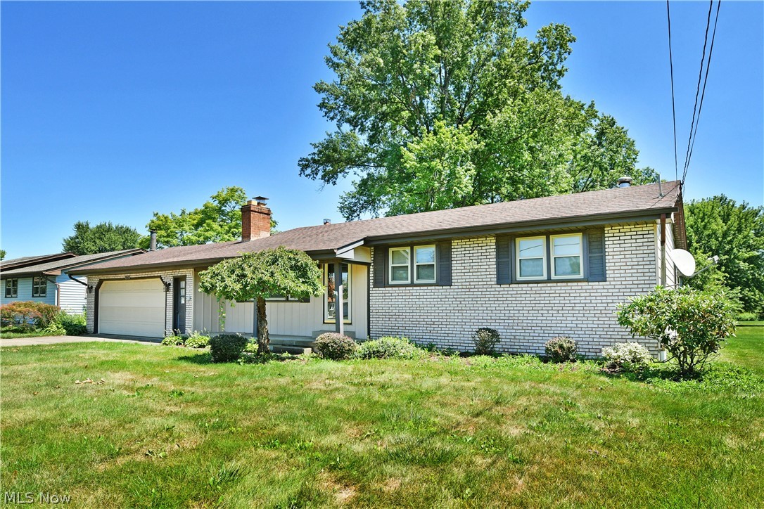 179 E Circle View Drive New Middletown OH 44442