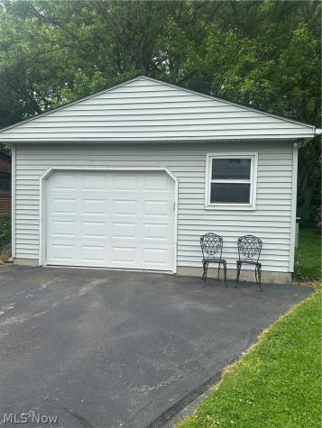 37522 Arthur Street Willoughby OH 44094
