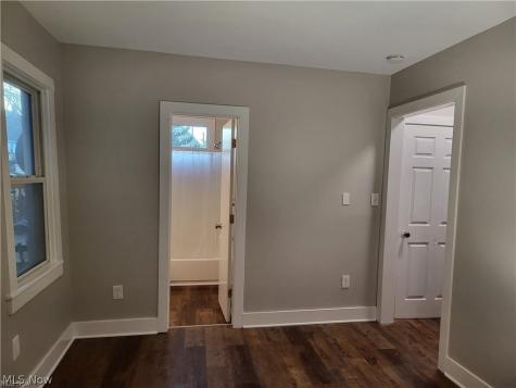 1952 E 124th Place Cleveland OH 44106