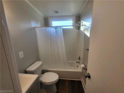 1952 E 124th Place Cleveland OH 44106