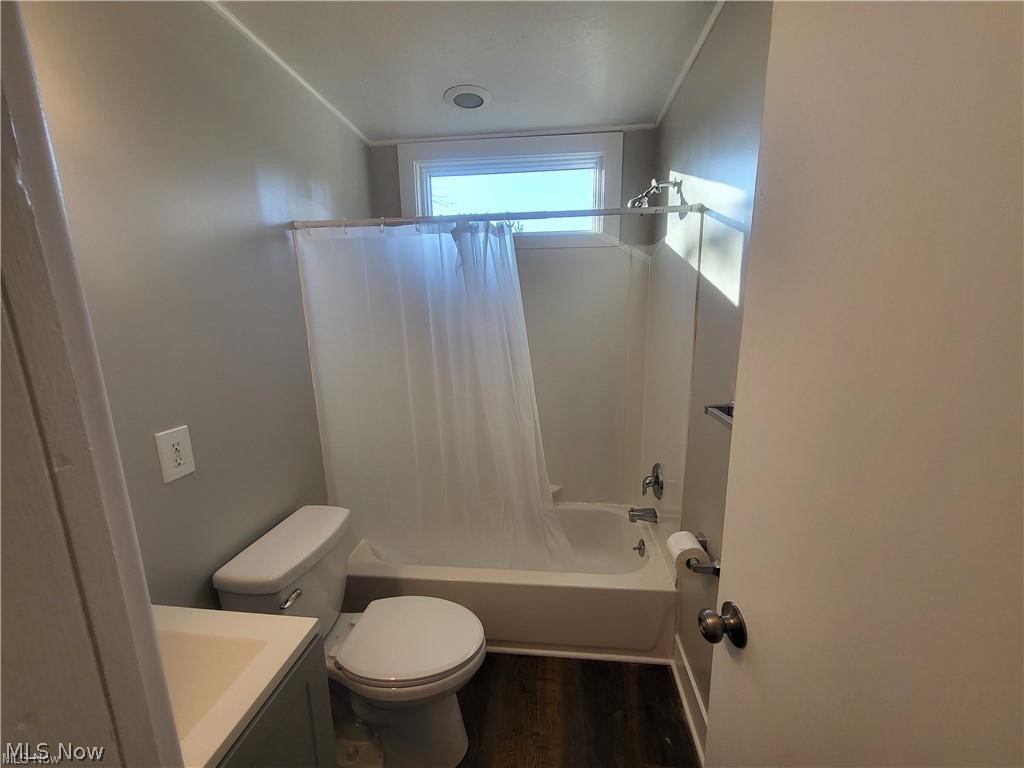 1952 E 124th Place Cleveland OH 44106