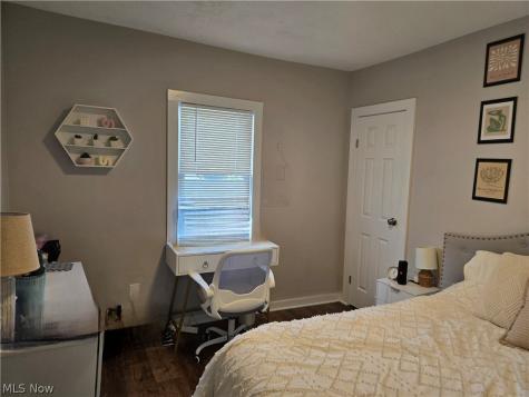 1952 E 124th Place Cleveland OH 44106