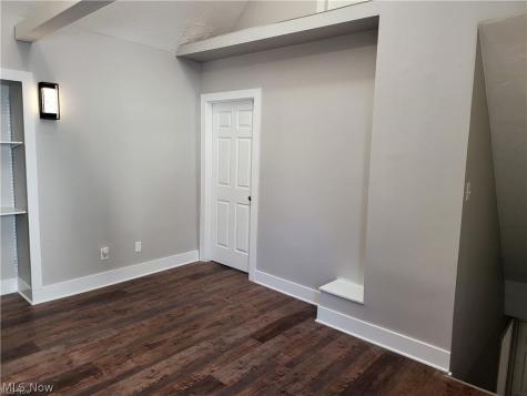 1952 E 124th Place Cleveland OH 44106