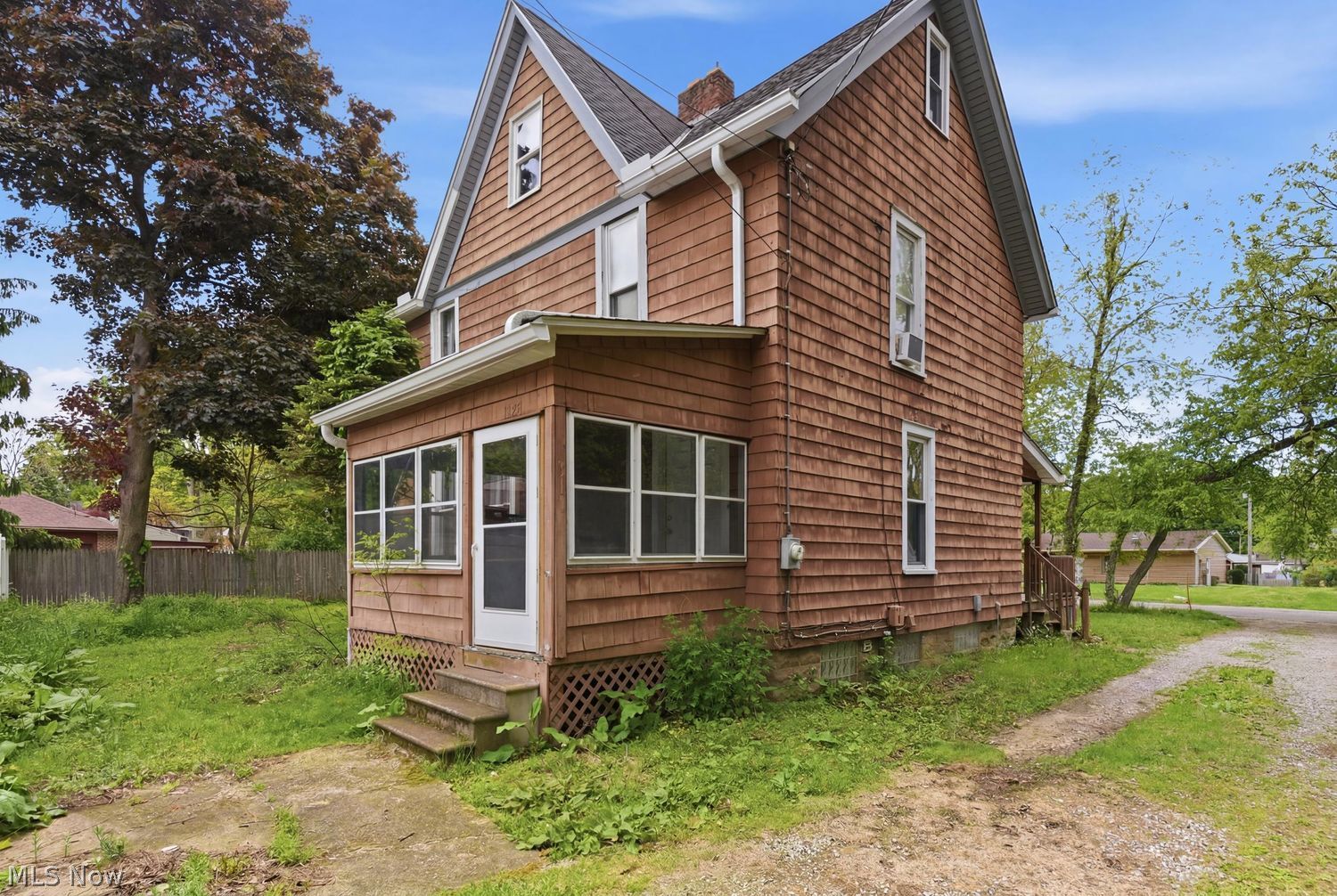 1478 W Market Street Akron OH 44313