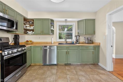 22325 Fairmount Boulevard Shaker Heights OH 44118