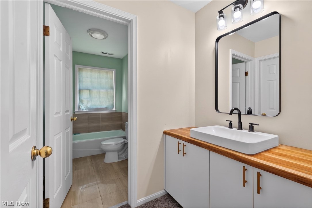 22325 Fairmount Boulevard Shaker Heights OH 44118