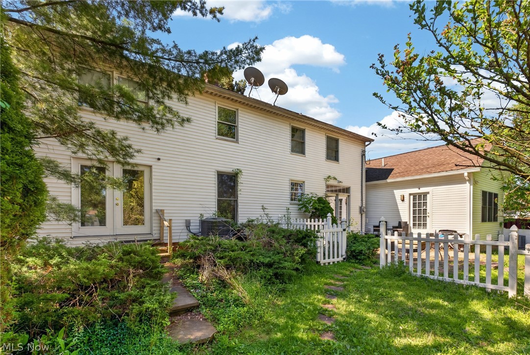 22325 Fairmount Boulevard Shaker Heights OH 44118