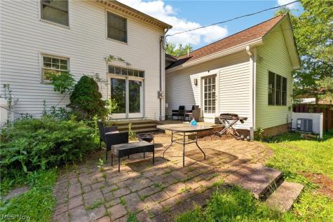 22325 Fairmount Boulevard Shaker Heights OH 44118