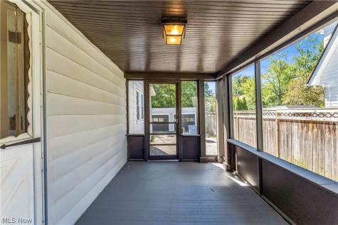 3326 E Scarborough Road Cleveland Heights OH 44118