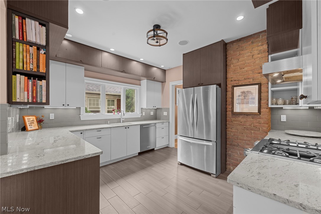 2950 Scarborough Cleveland Heights OH 44118