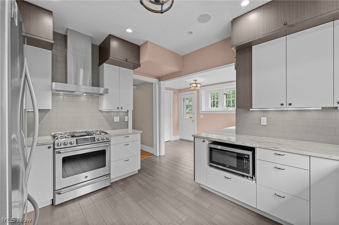 2950 Scarborough Cleveland Heights OH 44118