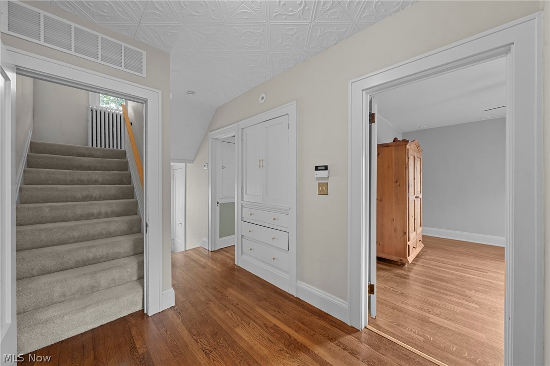 2950 Scarborough Cleveland Heights OH 44118