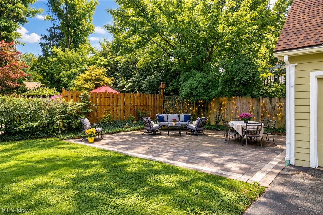 2950 Scarborough Cleveland Heights OH 44118