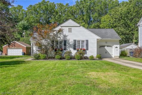 154 Birdwood Road Akron OH 44313