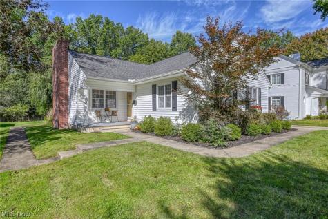154 Birdwood Road Akron OH 44313